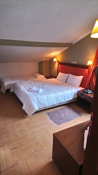 Four Seasons Hotel