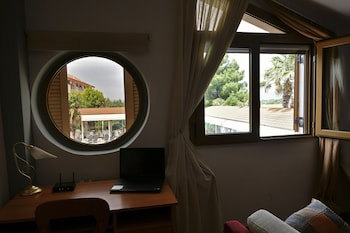 Four Seasons Hotel