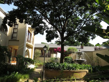 Dunton Guest House