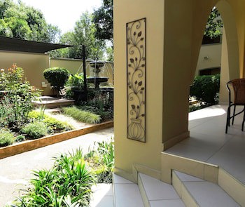 Dunton Guest House