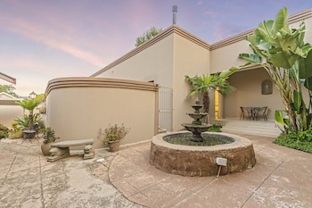 Dunton Guest House