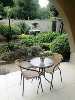 Dunton Guest House