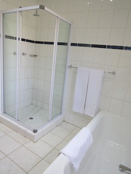 Dunton Guest House