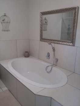 Dunton Guest House