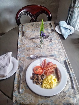 Dunton Guest House