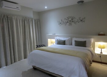 Dunton Guest House