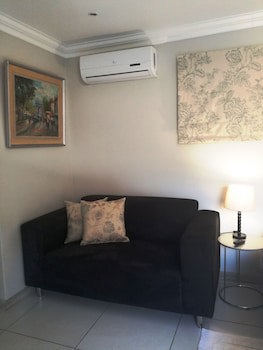Dunton Guest House