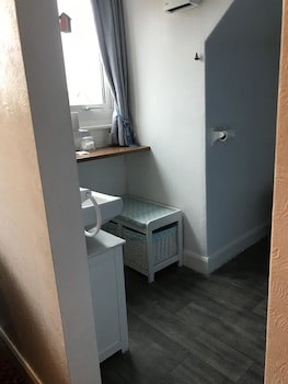 Lyndsay Guest House