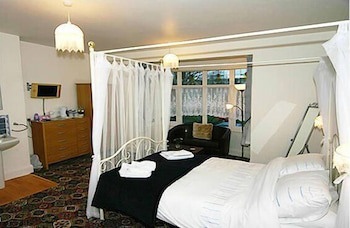 Lyndsay Guest House