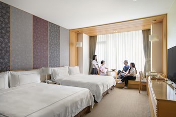 Evergreen Resort Hotel (Jiaosi)