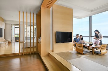 Evergreen Resort Hotel (Jiaosi)