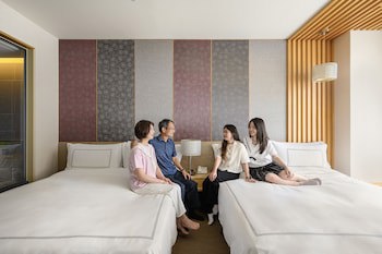 Evergreen Resort Hotel (Jiaosi)