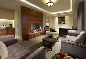Evergreen Resort Hotel (Jiaosi)