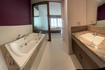 Siam Triangle Hotel