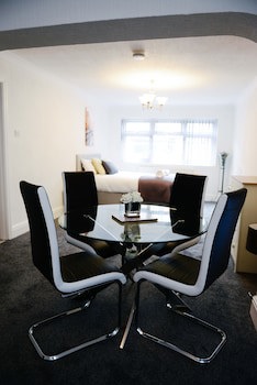 Bridle Lodge Apartments