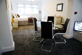 Bridle Lodge Apartments