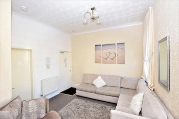 Bridle Lodge Apartments