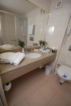 Class Hotel