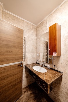 Chagala Uralsk Hotel