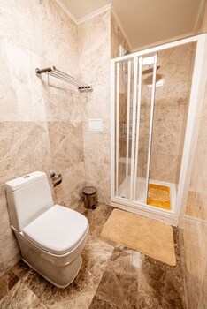 Chagala Uralsk Hotel