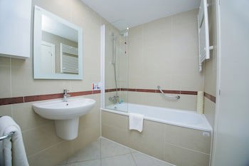 Chagala Uralsk Hotel