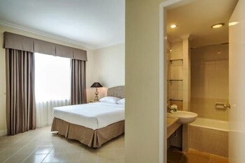 Batavia Apartments, Hotel & Service Residences