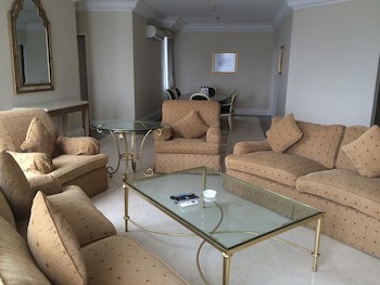 Batavia Apartments, Hotel & Service Residences