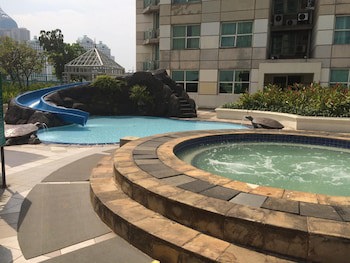 Batavia Apartments, Hotel & Service Residences