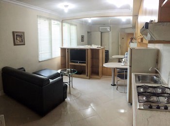Batavia Apartments, Hotel & Service Residences