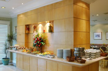 Batavia Apartments, Hotel & Service Residences