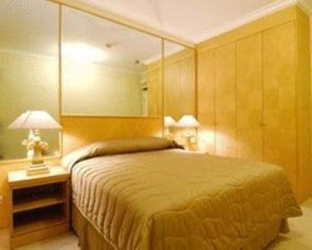 Batavia Apartments, Hotel & Service Residences