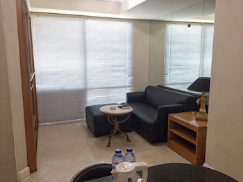 Batavia Apartments, Hotel & Service Residences