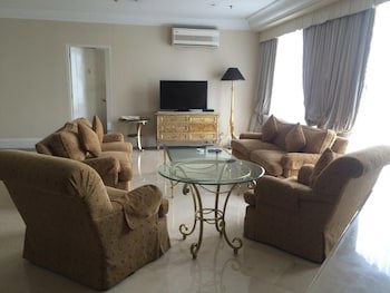 Batavia Apartments, Hotel & Service Residences