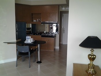 Batavia Apartments, Hotel & Service Residences