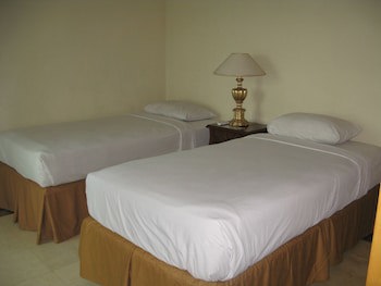 Batavia Apartments, Hotel & Service Residences