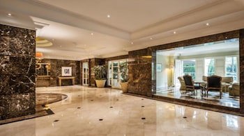 Batavia Apartments, Hotel & Service Residences