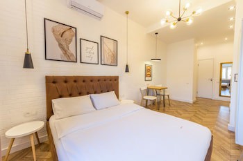 Central Dayflat Apartments