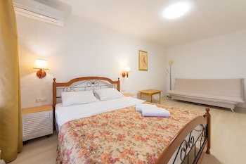 Central Dayflat Apartments