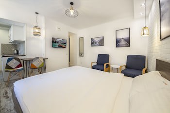 Central Dayflat Apartments