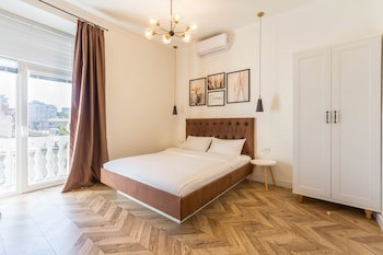 Central Dayflat Apartments