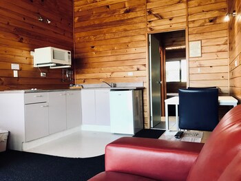 Bounty Motel