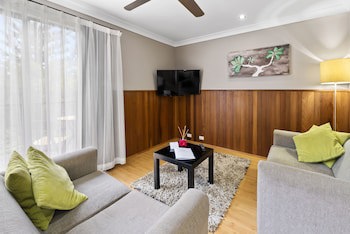 Broad Leaf Villas