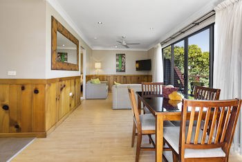 Broad Leaf Villas
