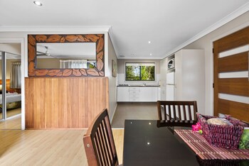 Broad Leaf Villas