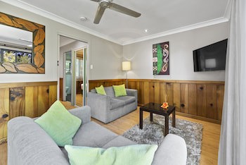 Broad Leaf Villas