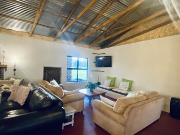 Bella Manga Country Escape