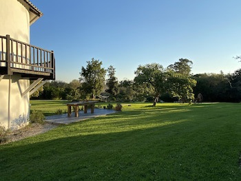 Bella Manga Country Escape