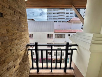 Amata Patong