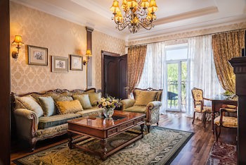 Frederic Koklen Boutique Hotel