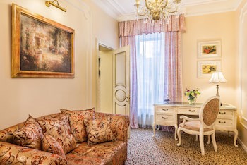 Frederic Koklen Boutique Hotel
